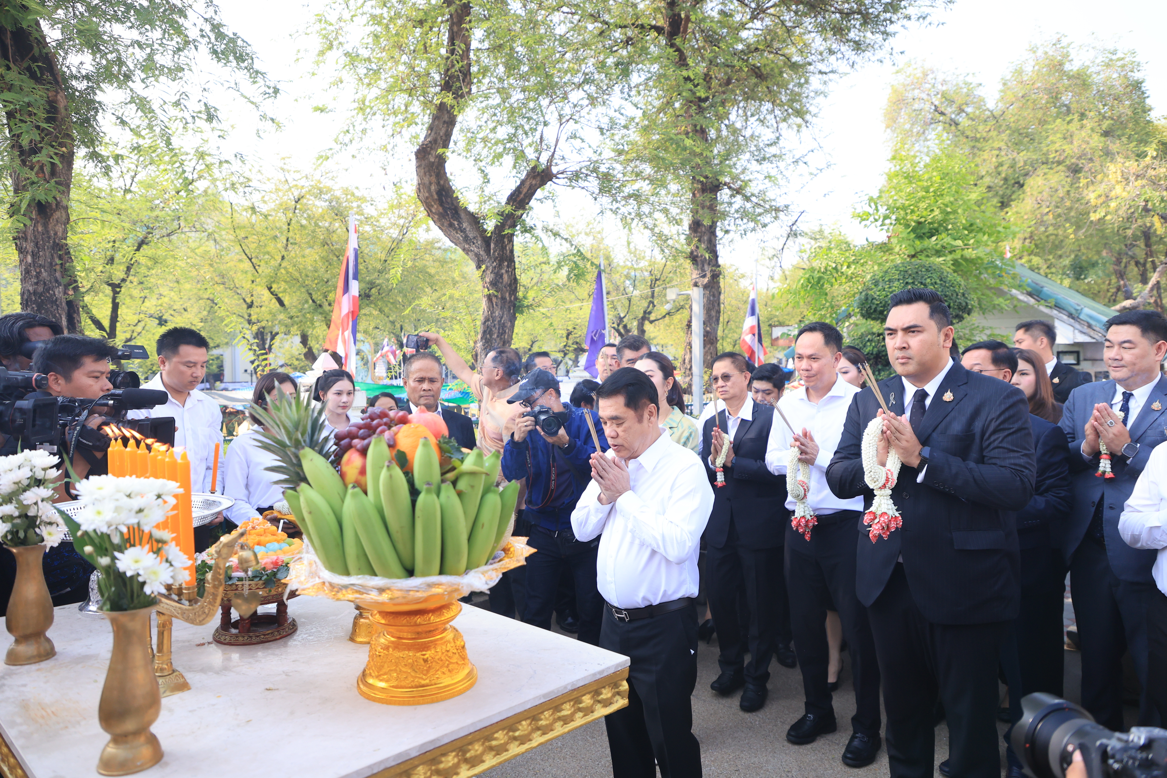 title - คณะผู้บริหาร ส.ป.ก. ร่วมพิธีสักการะสิ่งศักดิ์สิทธิ์ประจำกระทรวงเกษตรและสหกรณ์ ในโอกาสเข้ารับตำแหน่งของรัฐมนตรีว่าการกระทรวงเกษตรและสหกรณ์ และรัฐมนตรีช่วยว่าการกระทรวงเกษตรและสหกรณ์ 